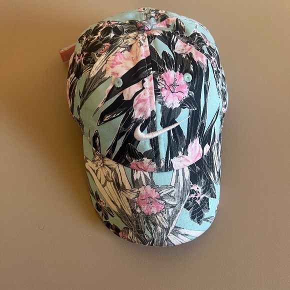 Nike Heritage 86 Floral Cap - Picture 1 of 13